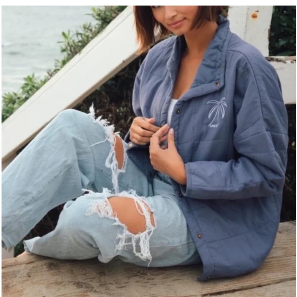 NWT BEACHLY X AMUSE SOCIETY - The Sea Breeze Quilted Jacket Small Blue